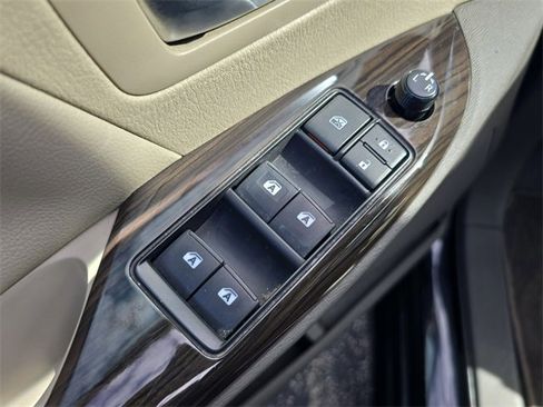 Used 2019 Toyota Sienna XLE image 12