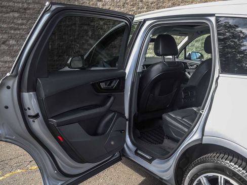 Used 2017 Audi Q7 3.0T Premium Plus w/ Premium Plus Package image 19