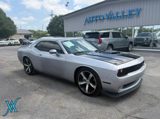 Used 2017 Dodge Challenger R/T RWD video 1