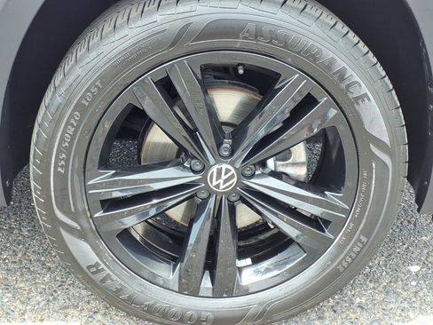 Certified 2023 Volkswagen Atlas Cross Sport SEL R-Line AWD/4WD image 9