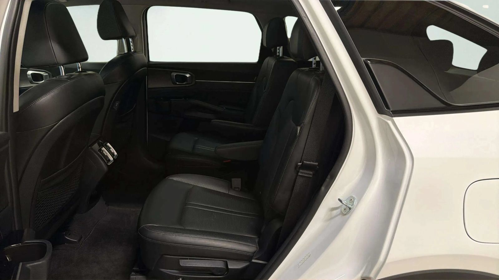 Used 2025 Kia Sorento SX AWD/4WD image 35