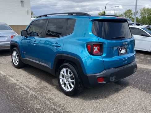Used 2021 Jeep Renegade Latitude FWD image 4