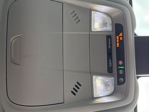 Used 2020 Chevrolet Equinox LT image 26