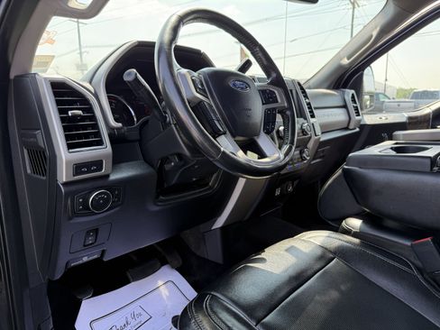 Used 2019 Ford F250 Lariat image 13