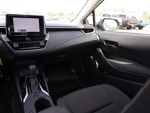 Used 2025 Toyota Corolla LE FWD image 26