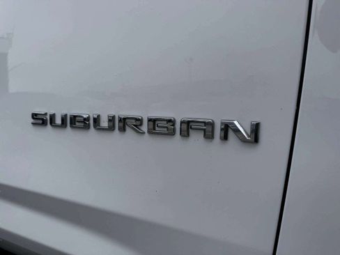 Used 2021 Chevrolet Suburban Premier w/ Premium Package image 10