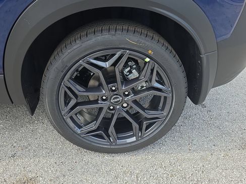 New 2026 Nissan Kicks SR w/ SR Premium Package FWD image 13
