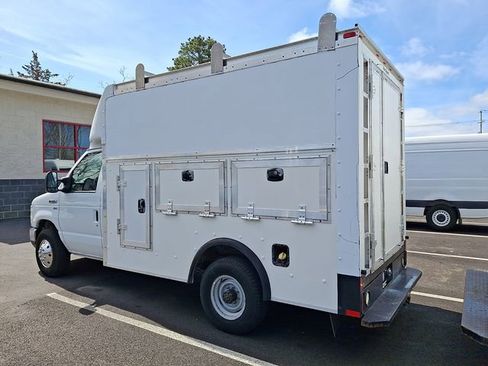 Used 2013 Ford E-350 and Econoline 350 Super Duty image 6