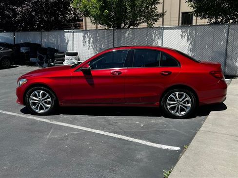 Used 2018 Mercedes-Benz C 300 4MATIC Sedan image 4