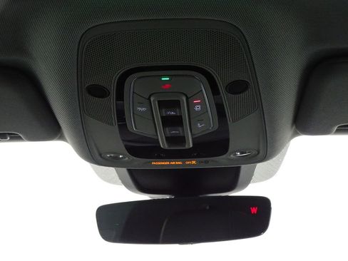 Used 2021 Audi e-tron Premium Plus image 28