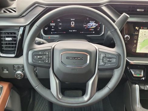New 2026 GMC Sierra 3500 Denali Ultimate w/ LPO, Black Badging Package AWD/4WD image 10