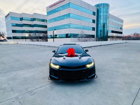 Used 2017 Chevrolet Camaro SS image 13