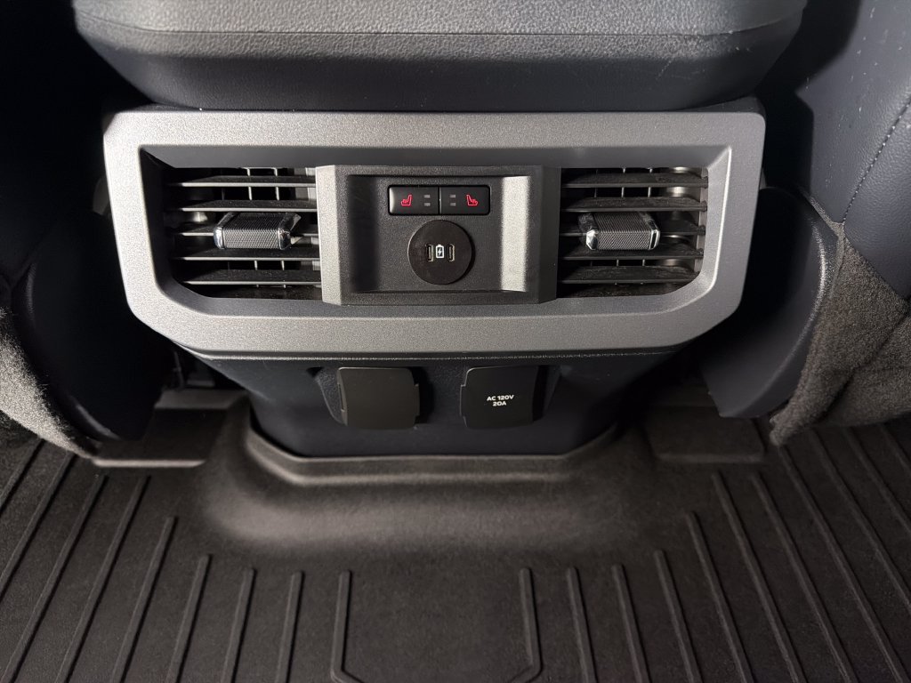 Used 2024 Ford F250 Lariat w/ Lariat Ultimate Package AWD/4WD image 17