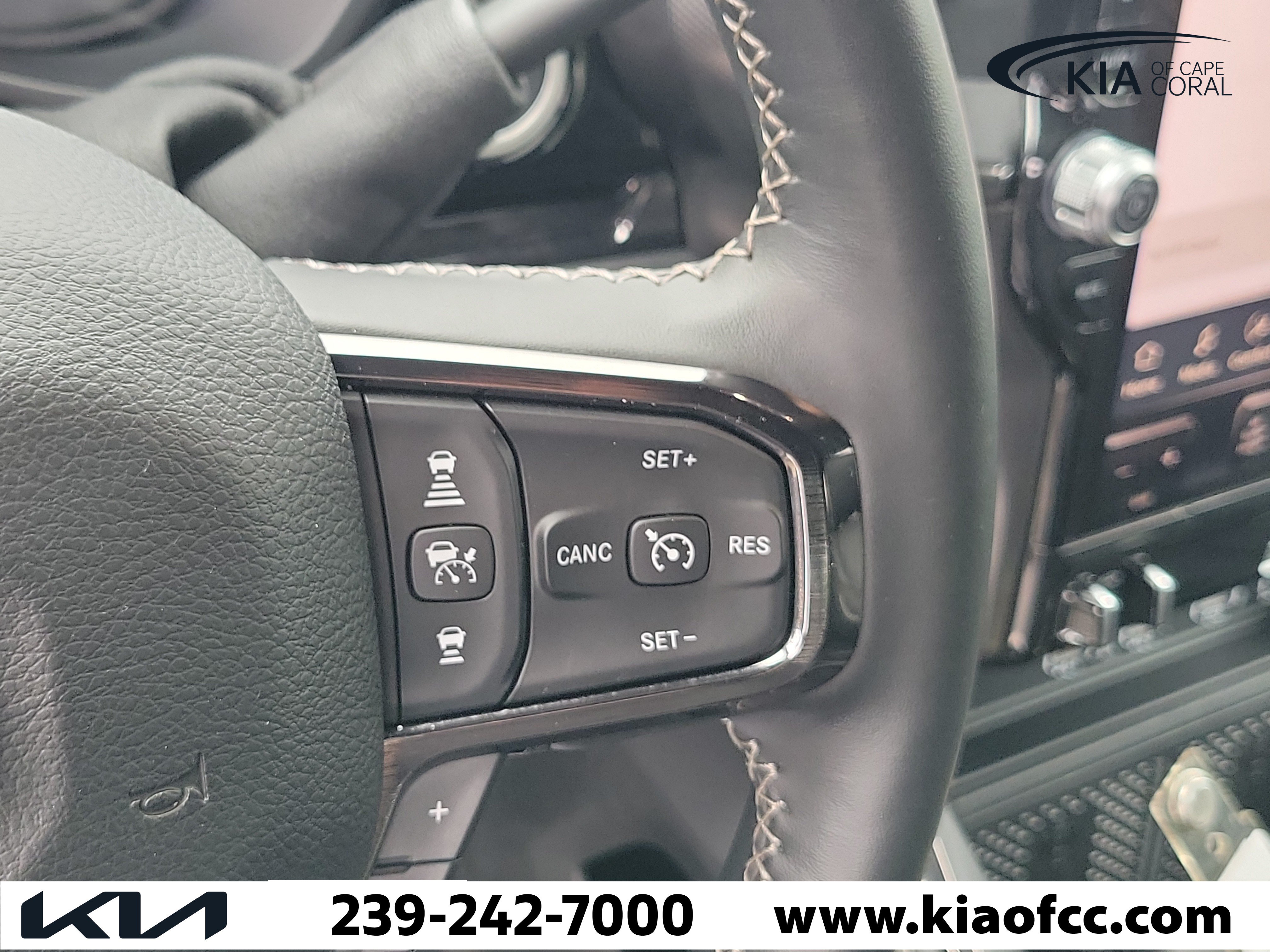 Used 2025 RAM 2500 Limited AWD/4WD image 26