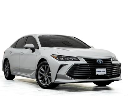 Used 2022 Toyota Avalon XLE w/ Moonroof Package