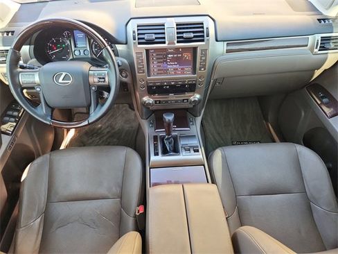 Used 2019 Lexus GX 460 image 21