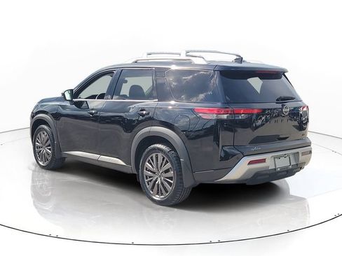 Used 2024 Nissan Pathfinder SL w/ SL Premium Package FWD image 7