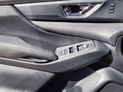 New 2025 Subaru Ascent Limited image 18