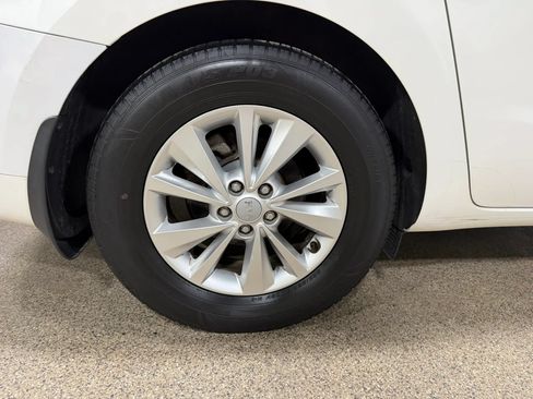 Used 2016 Kia Sedona LX FWD image 41