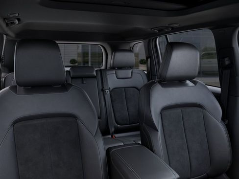 New 2025 Jeep Grand Cherokee Altitude AWD/4WD image 26