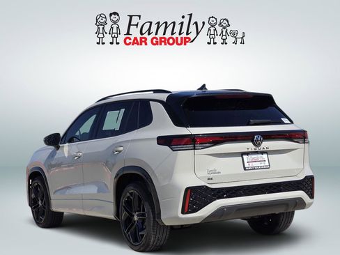 New 2026 Volkswagen Tiguan SE R-Line FWD image 3