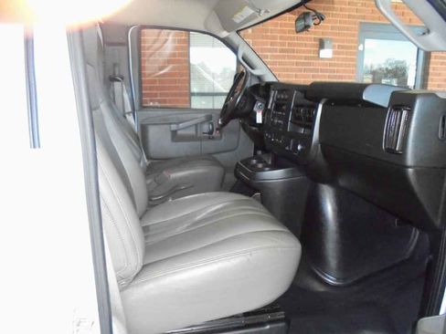 Used 2022 Chevrolet Express 2500 w/ Driver Convenience Package image 10