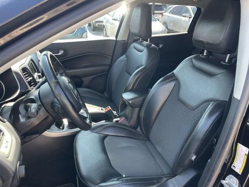 Used 2018 Jeep Compass Latitude w/ Cold Weather Group AWD/4WD image 11