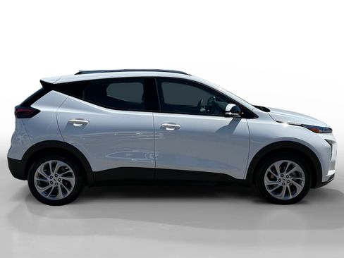 Used 2023 Chevrolet Bolt EUV LT w/ Driver Confidence Package FWD image 6