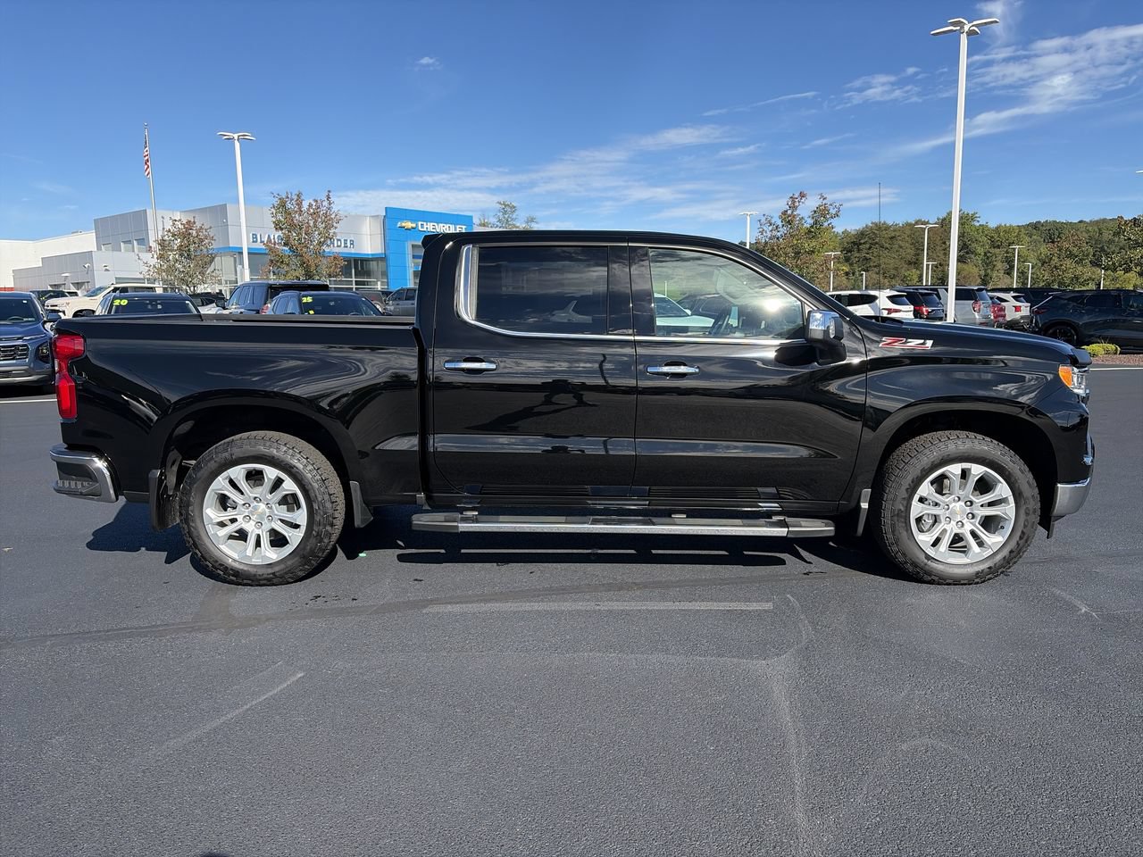 Used 2026 Chevrolet Silverado 1500 LTZ w/ Z71 Off-Road Package AWD/4WD image 8