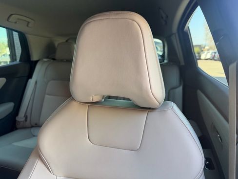 Used 2023 Nissan Ariya FWD image 31