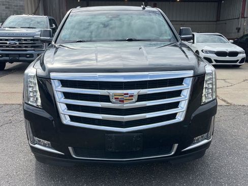 Used 2016 Cadillac Escalade ESV Luxury AWD/4WD image 2