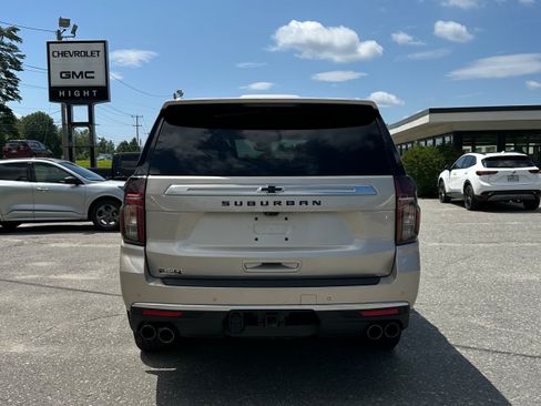 Used 2024 Chevrolet Suburban High Country w/ Max Trailering Package AWD/4WD image 4