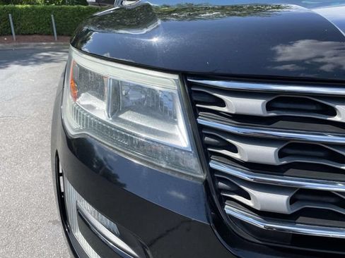 Used 2016 Ford Explorer XLT w/ Equipment Group 202A FWD image 38