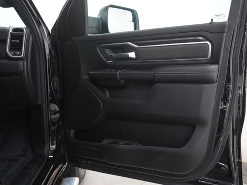 Used 2019 RAM 1500 Big Horn AWD/4WD image 9