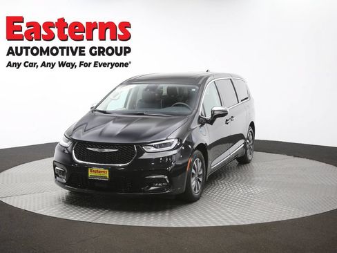 Used 2023 Chrysler Pacifica Limited FWD image 58