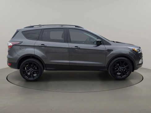 Used 2017 Ford Escape SE w/ Equipment Group 201A FWD image 5