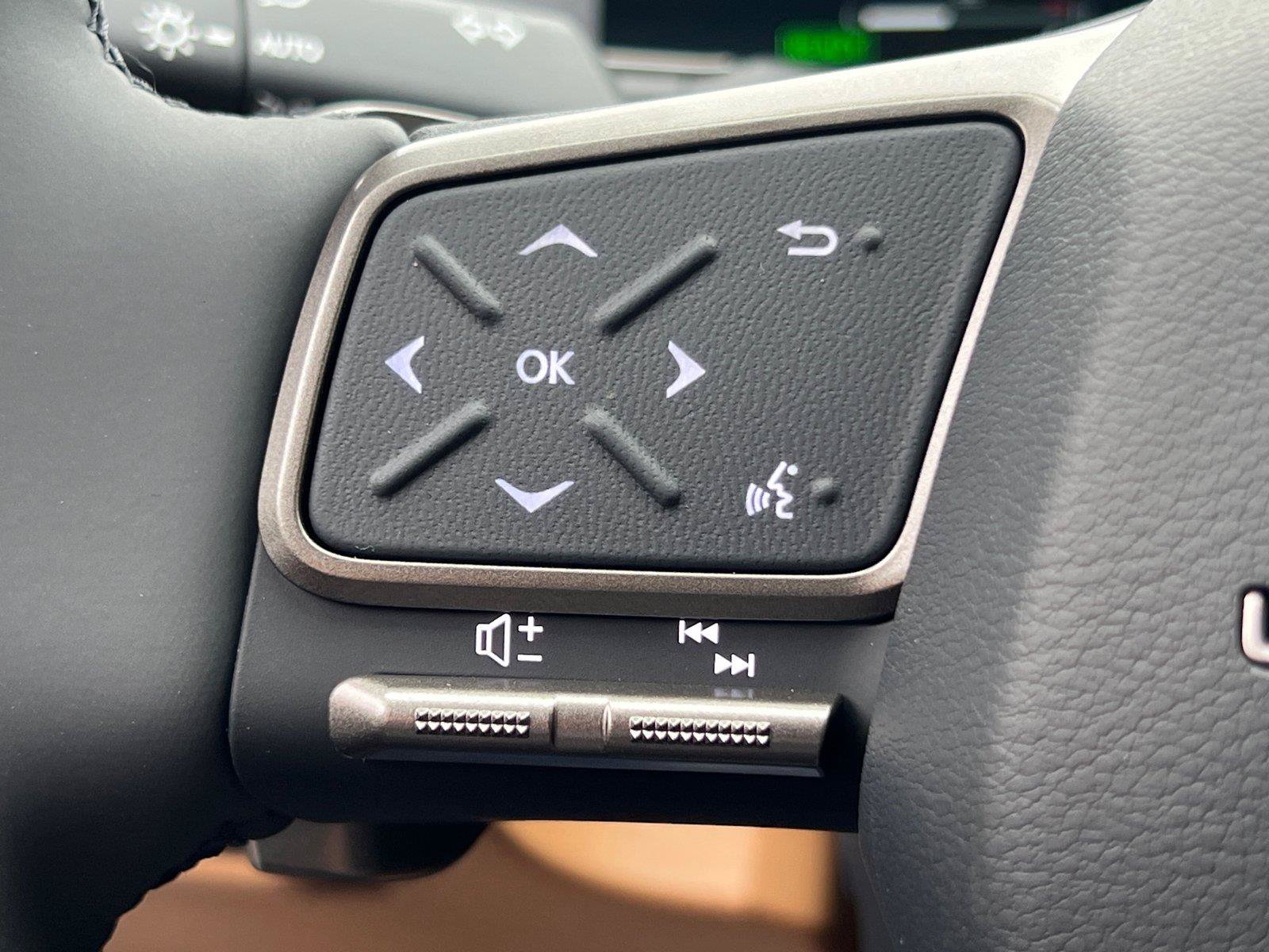 Certified 2026 Lexus ES 350h w/ Cold Area Package FWD image 18