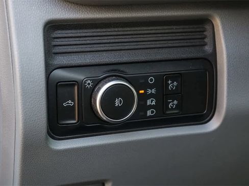 New 2025 Ford F250 XL w/ XL Chrome Package image 27