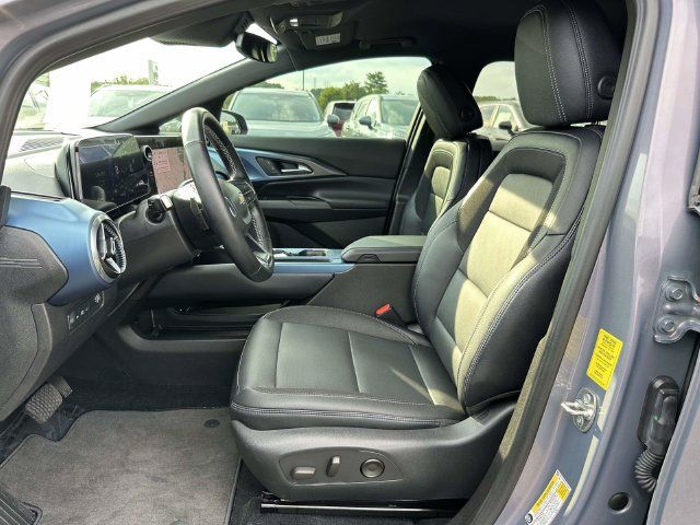 Used 2024 Chevrolet Equinox EV LT FWD image 16