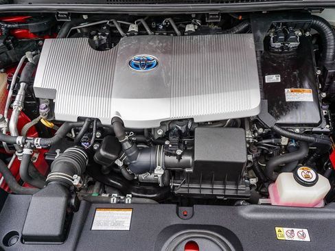 Used 2019 Toyota Prius LE w/ Carpet Mat Package image 25