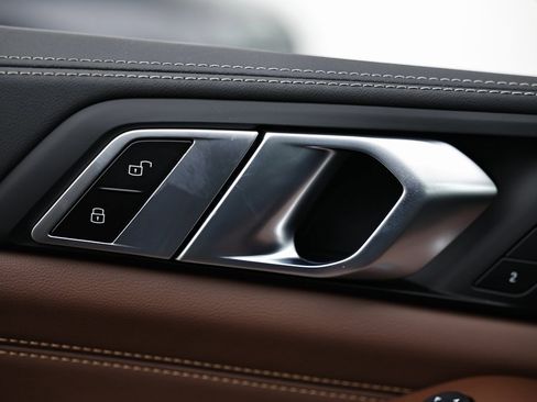 New 2026 BMW X5 xDrive40i w/ Executive Package image 21