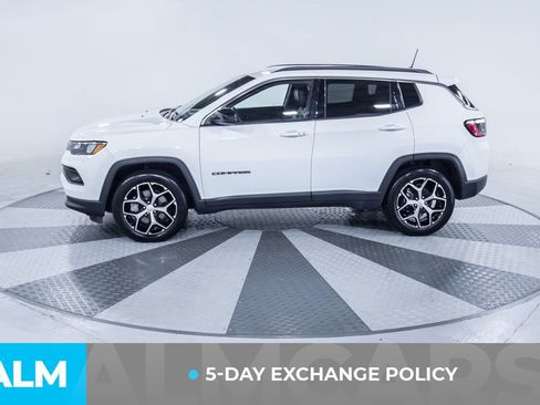 Used 2024 Jeep Compass Latitude AWD/4WD image 3