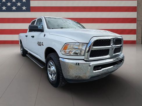 Used 2018 RAM 2500 Tradesman w/ Chrome Appearance Group image 10