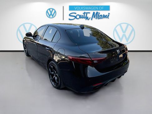 Used 2019 Alfa Romeo Giulia w/ Quick Order Package 22K Sport RWD image 5