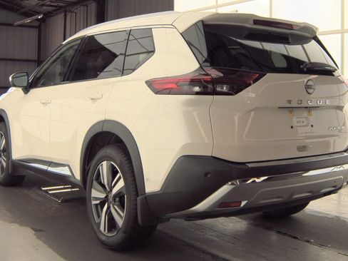 Used 2022 Nissan Rogue Platinum w/ Head-Up Display Package FWD image 4