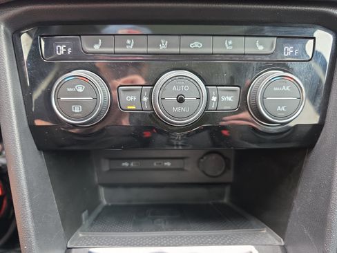 Used 2024 Volkswagen Taos SEL AWD/4WD image 20