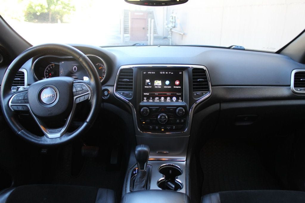 Used 2017 Jeep Grand Cherokee Altitude AWD/4WD image 27