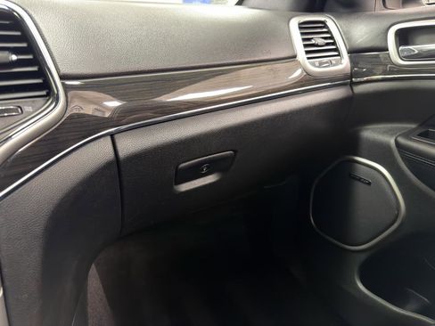 Used 2016 Jeep Grand Cherokee High Altitude image 24