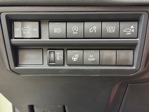 Used 2026 Toyota Tundra Limited w/ Power Package AWD/4WD image 32