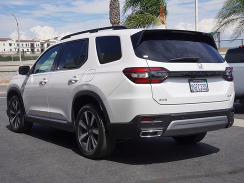 Used 2023 Honda Pilot Elite image 6